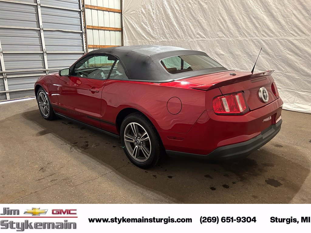 Used 2010 Ford Mustang Convertible RWD image 8