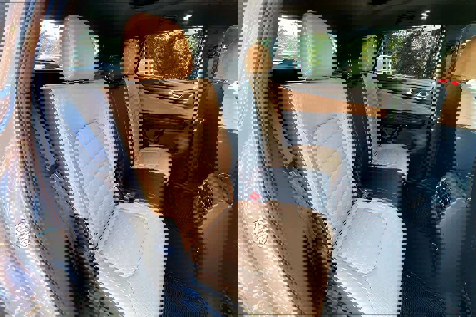 Used 2024 Volkswagen Atlas Cross Sport SEL R-Line image 19