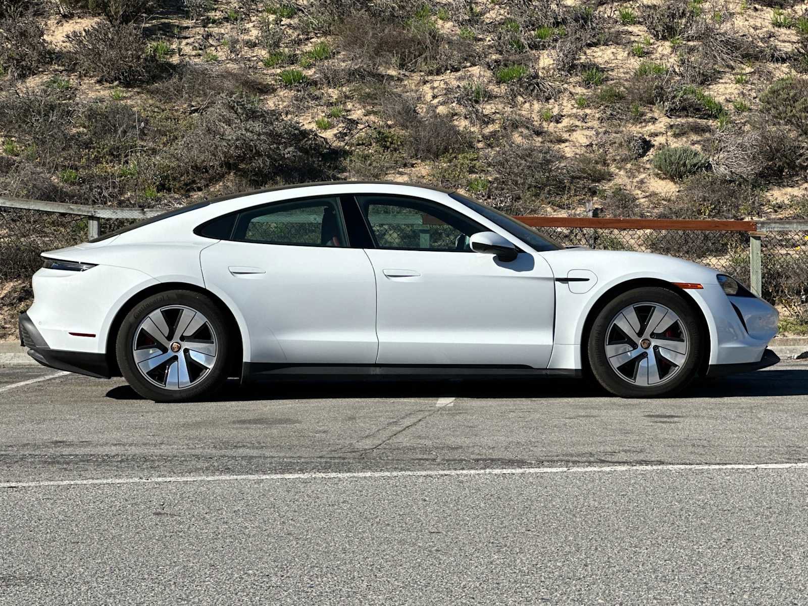 Used 2024 Porsche Taycan 4S image 9