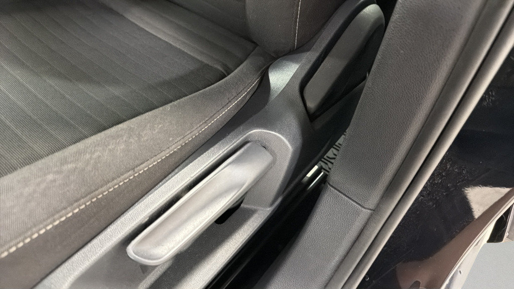 Certified 2024 Volkswagen Jetta S FWD image 19