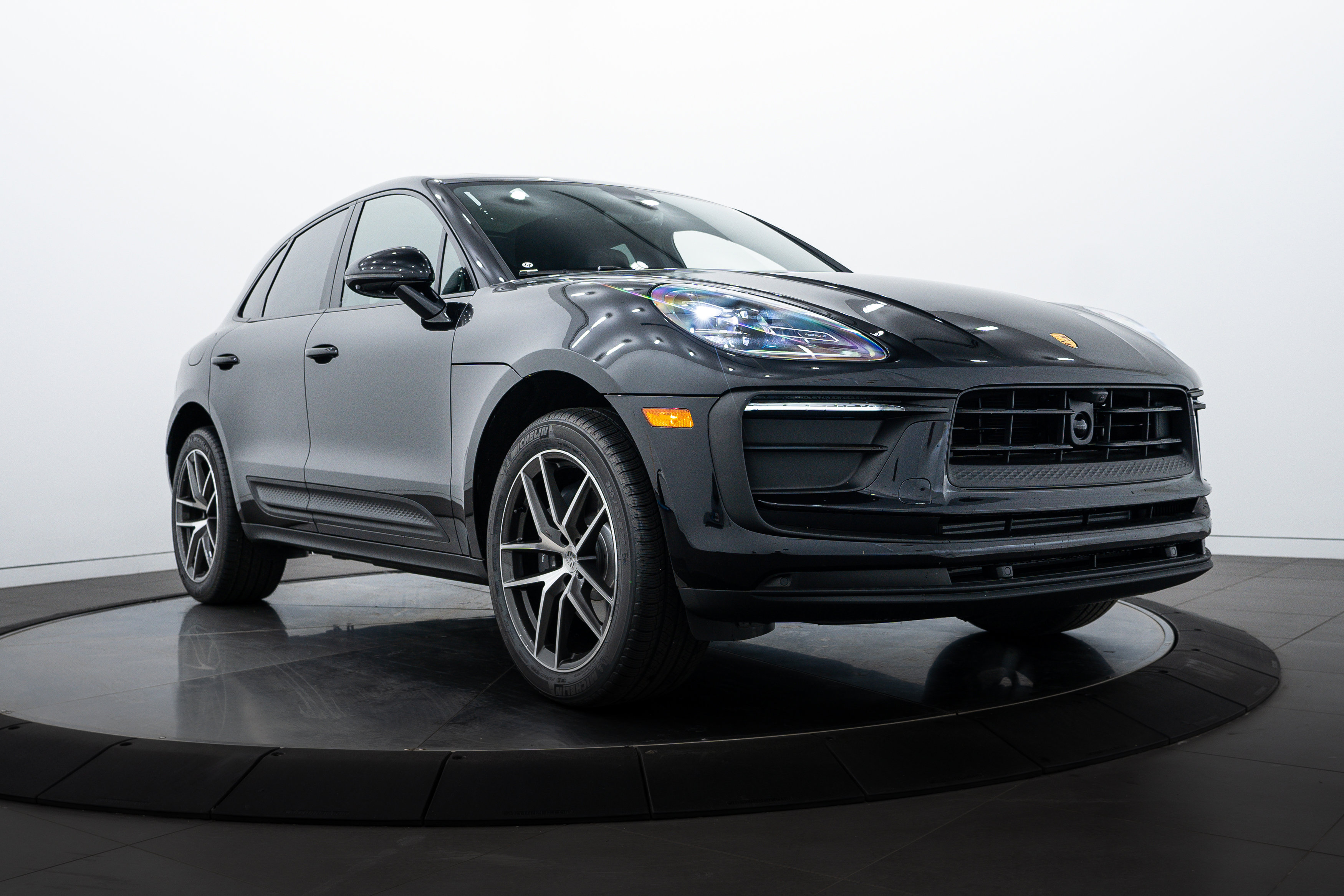 New 2025 Porsche Macan image 9