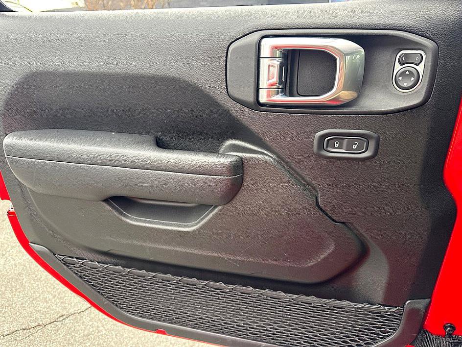 Used 2025 Jeep Wrangler Unlimited Rubicon image 19