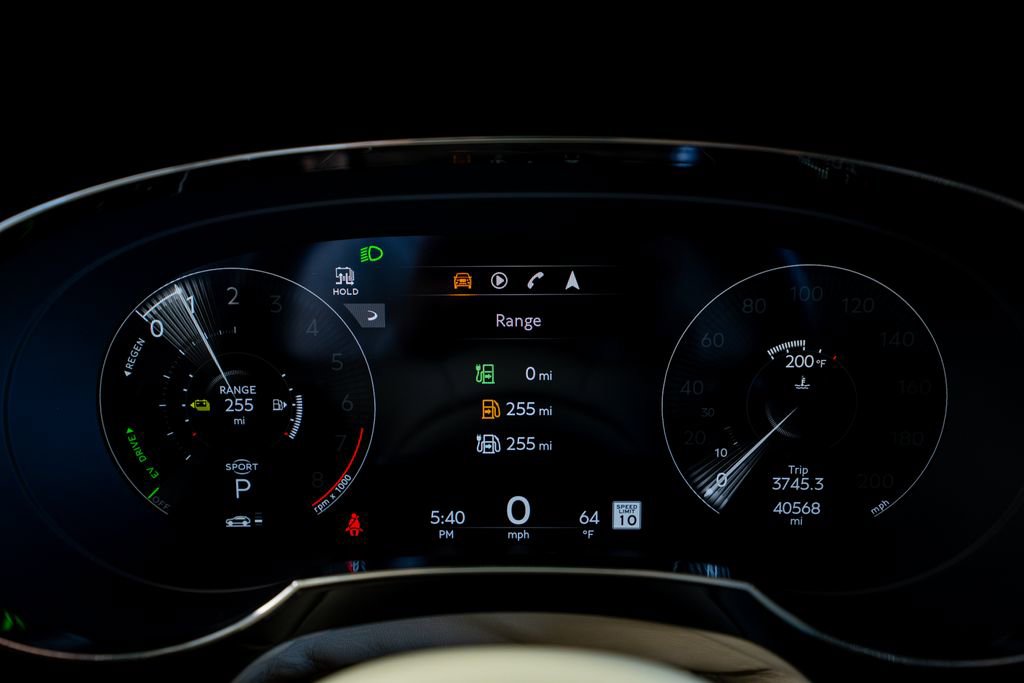 Used 2021 Bentley Bentayga Plug-In Hybrid image 39