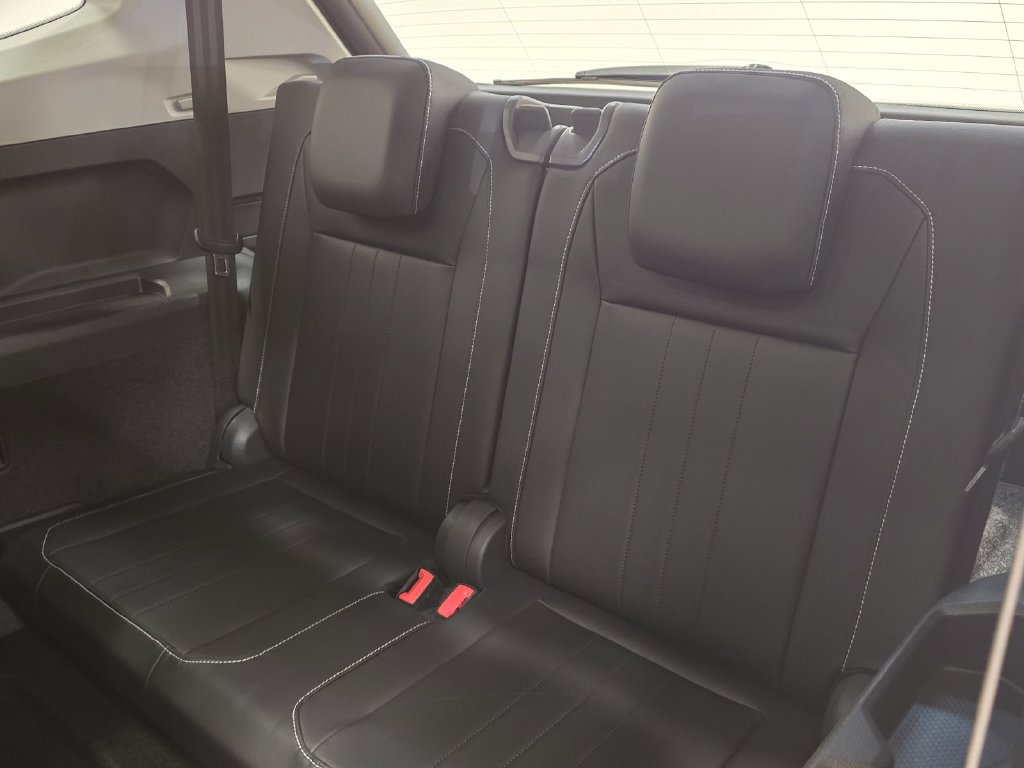 Used 2024 Volkswagen Tiguan SE FWD image 30