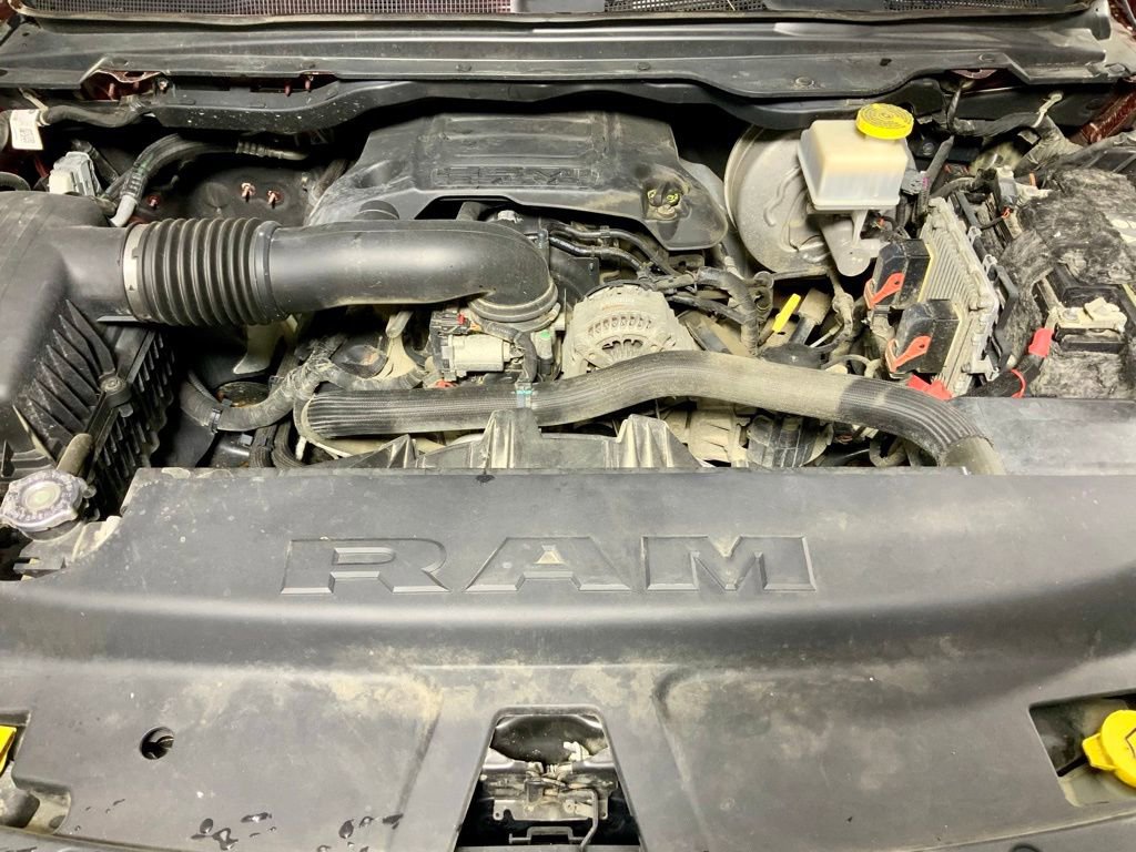 Used 2019 RAM 1500 Laramie AWD/4WD image 10