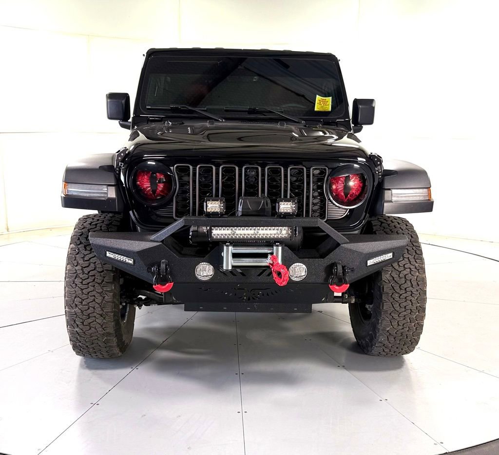 Used 2024 Jeep Wrangler Rubicon w/ Technology Group image 12