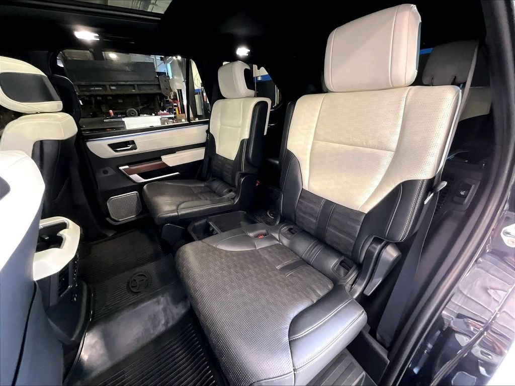 Used 2024 Toyota Sequoia Capstone AWD/4WD image 15