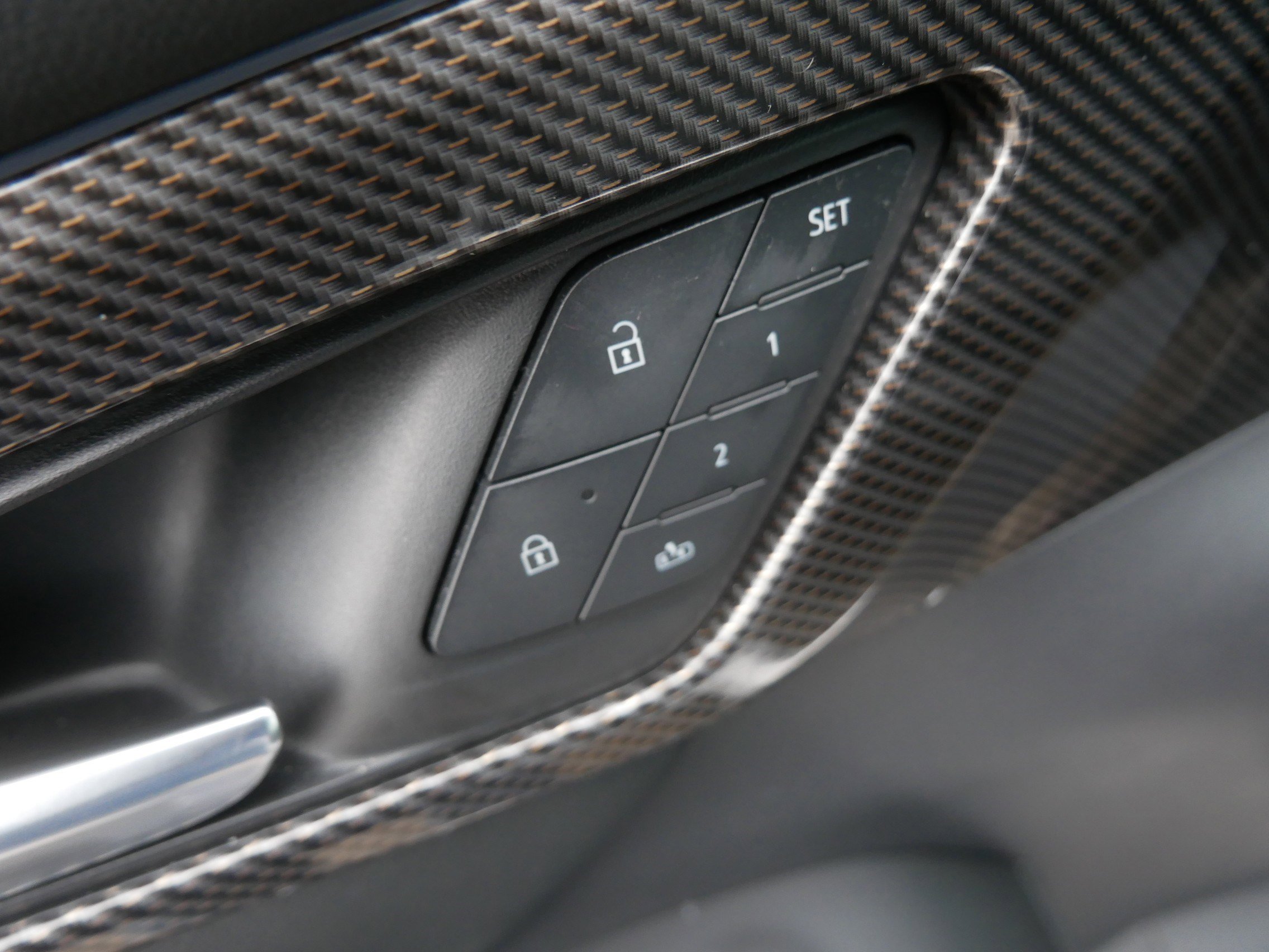 Used 2025 Chevrolet Traverse High Country image 21