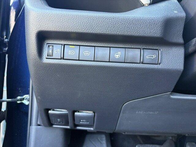 Used 2025 Toyota RAV4 XLE w/ Convenience Package AWD/4WD image 9