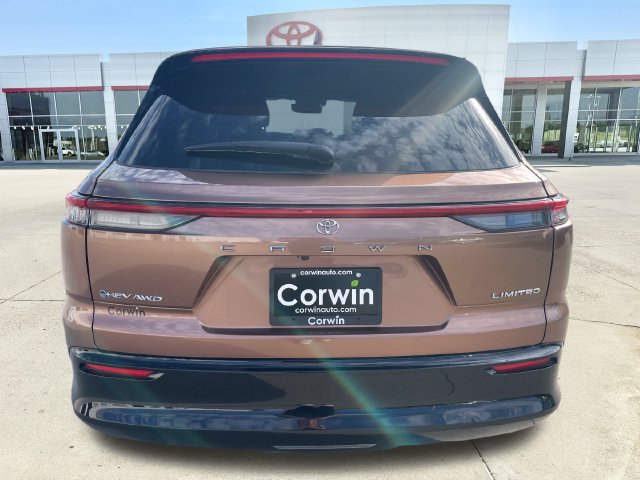Certified 2025 Toyota Crown Signia AWD/4WD image 4