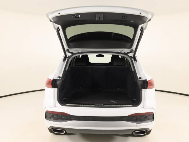Certified 2025 Audi Q5 Premium Plus w/ Premium Plus AWD/4WD image 24
