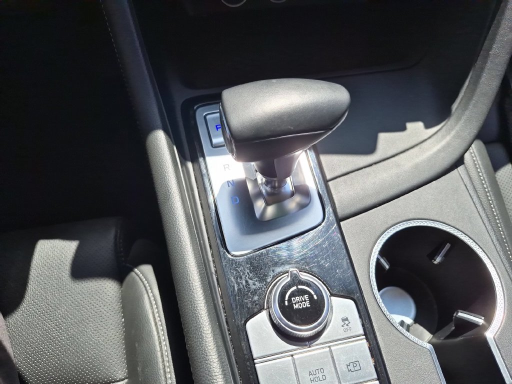 Used 2025 Genesis G70 2.5T RWD image 20
