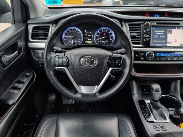 Used 2019 Toyota Highlander XLE image 22