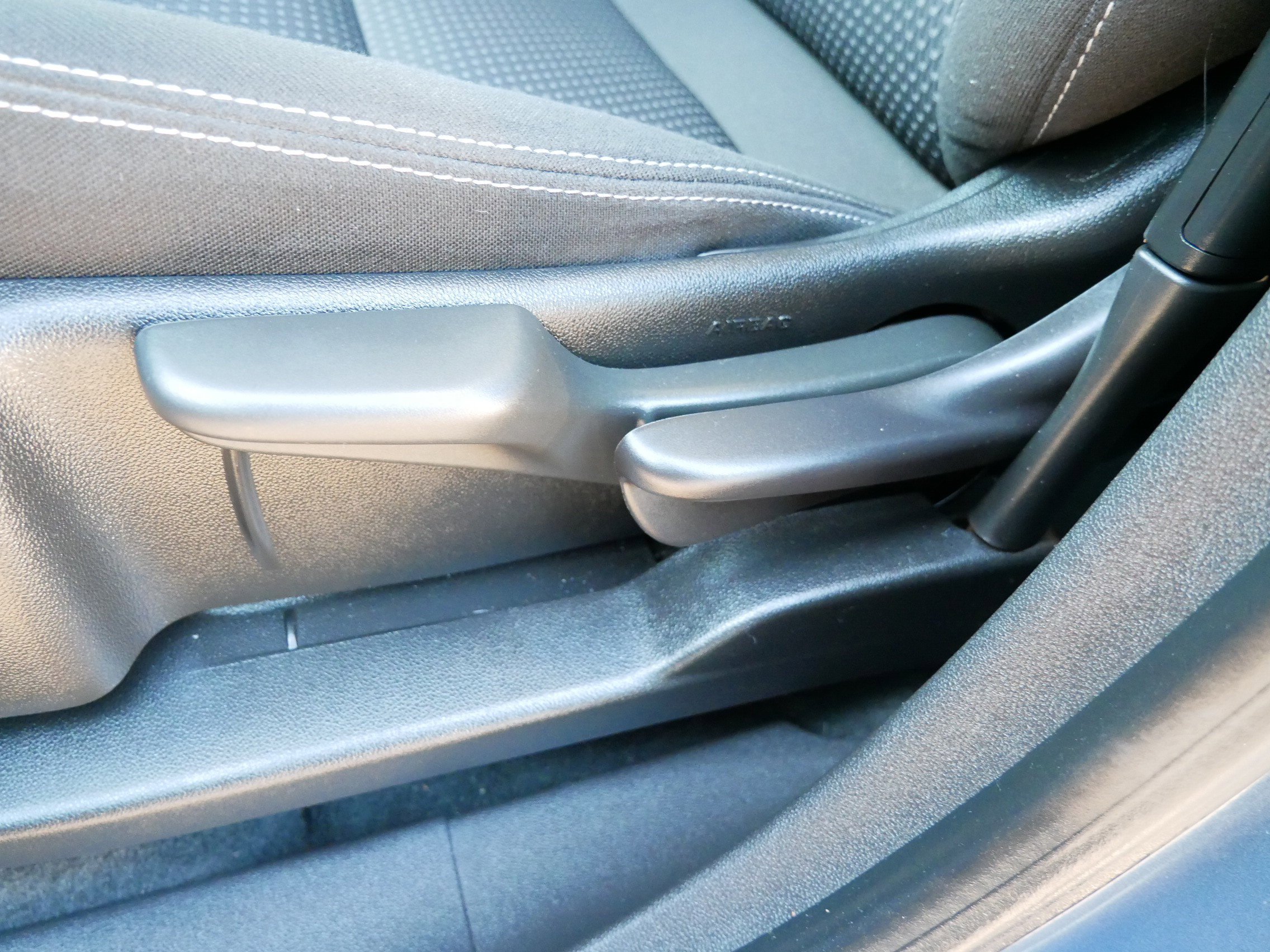 Used 2024 GMC Terrain SLE image 15