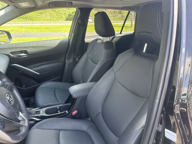 Certified 2023 Toyota Corolla Cross XLE w/ Convenience Package AWD/4WD image 14