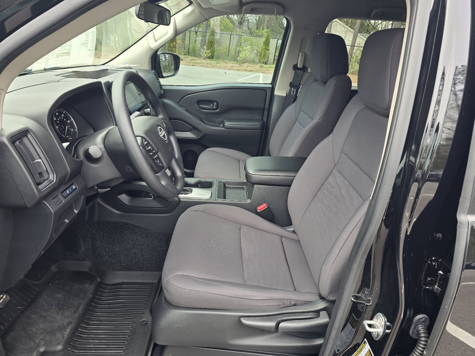 Used 2025 Nissan Frontier S image 12