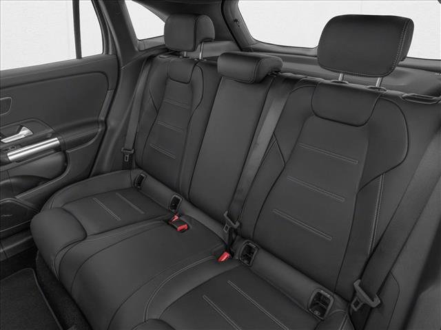 New 2026 Mercedes-Benz GLA 35 AMG 4MATIC image 9