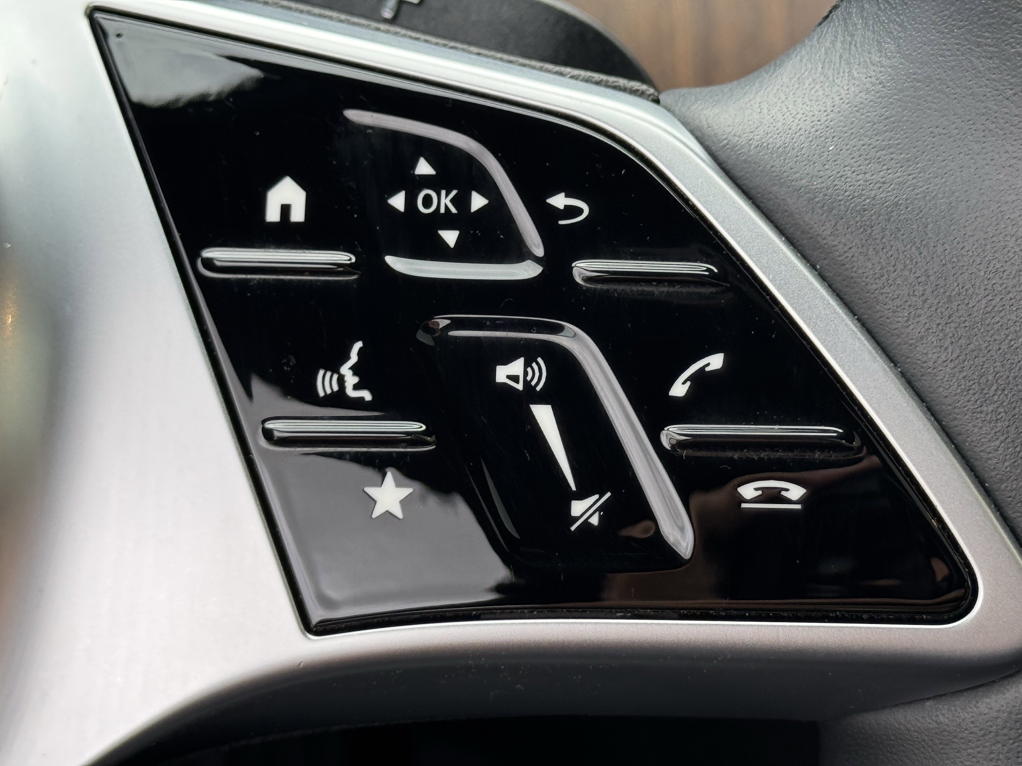 Used 2025 Mercedes-Benz C 300 4MATIC Sedan image 24