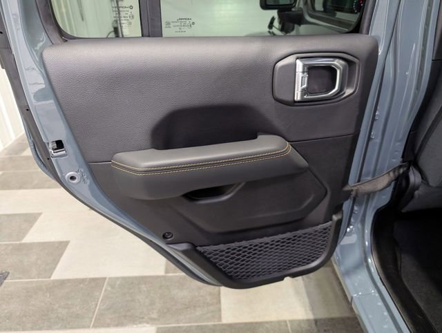 Used 2025 Jeep Wrangler Unlimited Sahara w/ Safety Group AWD/4WD image 9