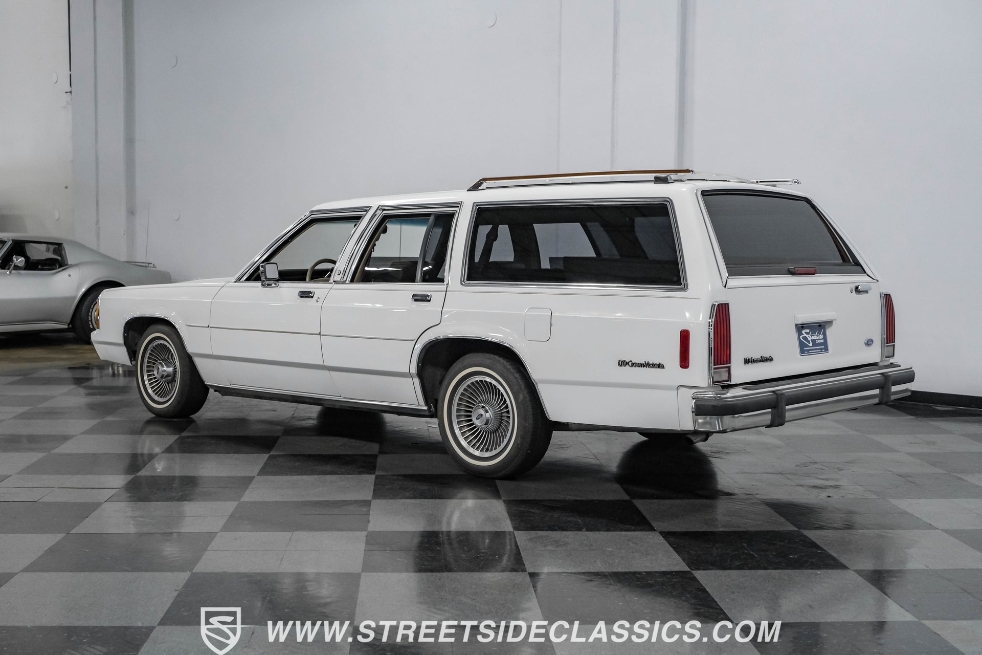 Used 1990 Ford LTD Crown Victoria image 7