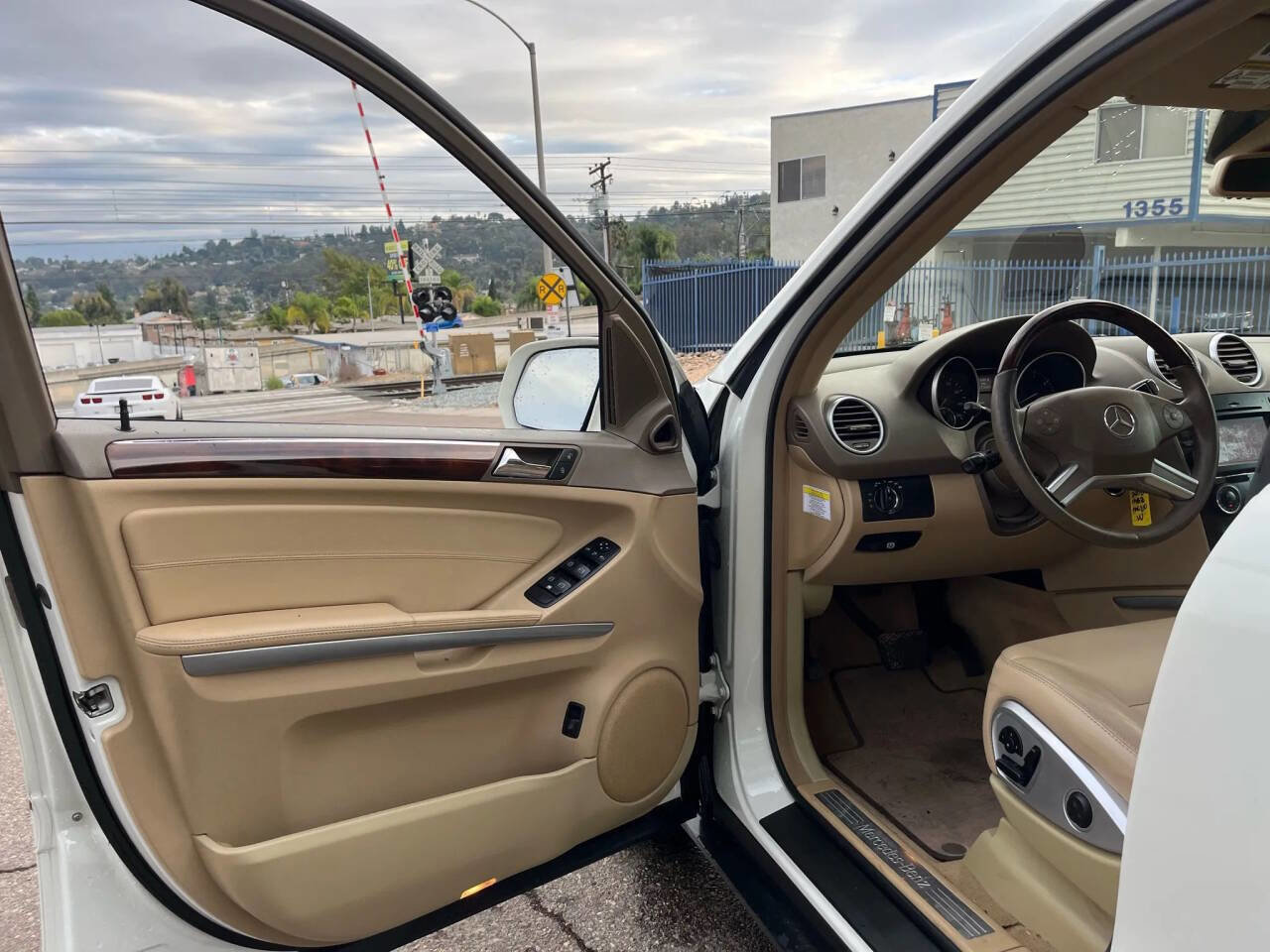 Used 2010 Mercedes-Benz ML 350 4MATIC image 28