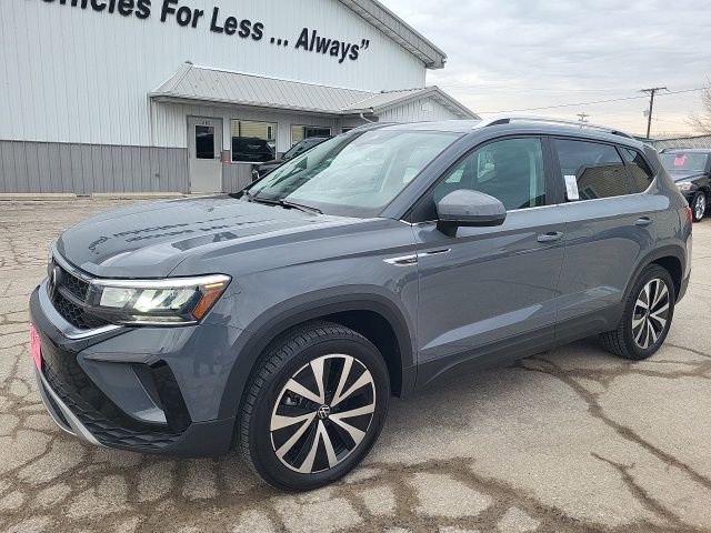 Used 2023 Volkswagen Taos SE w/ Panoramic Sunroof Package image 26