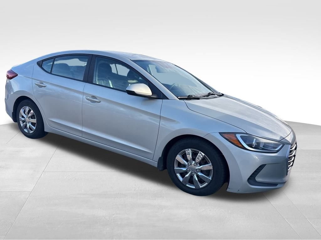 Used 2017 Hyundai Elantra SE image 7