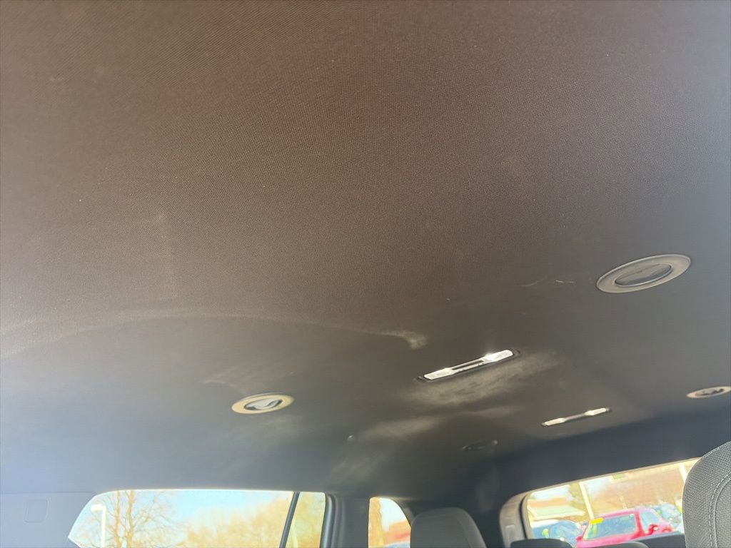 Used 2025 GMC Acadia Elevation image 18