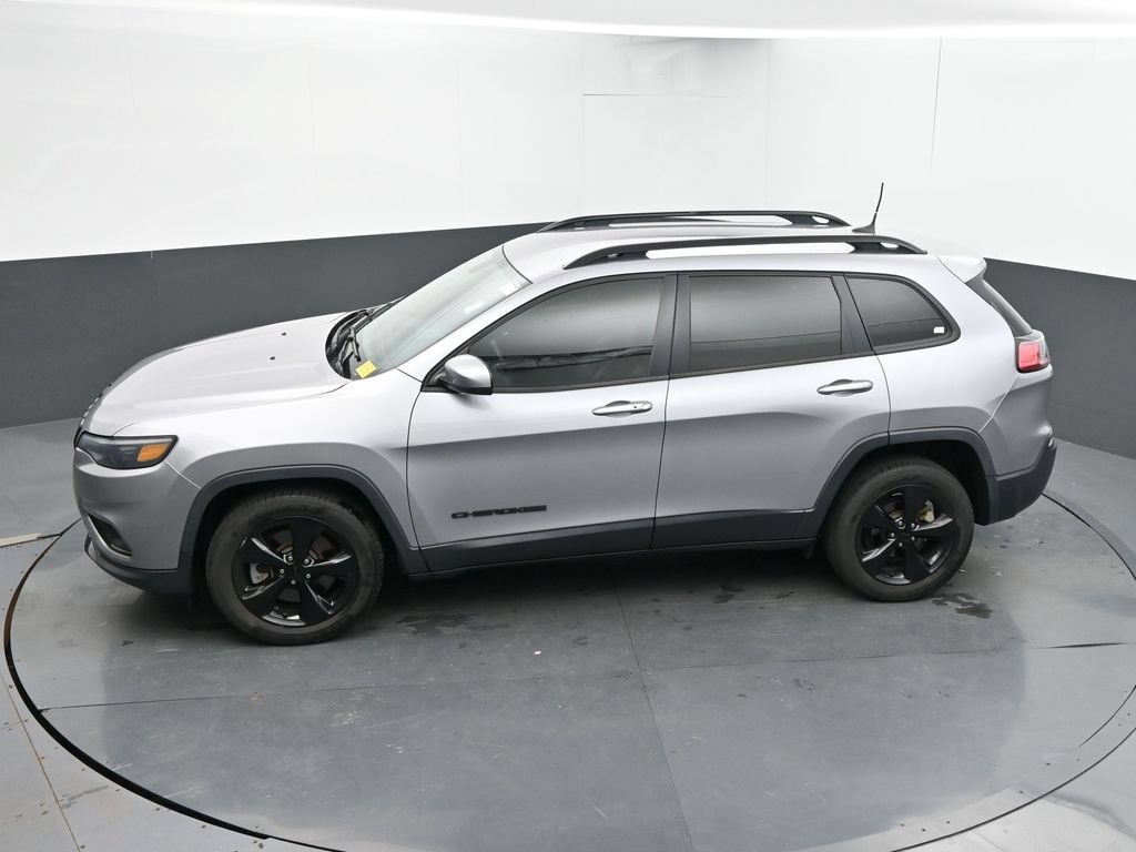 Used 2019 Jeep Cherokee Latitude Plus FWD image 18