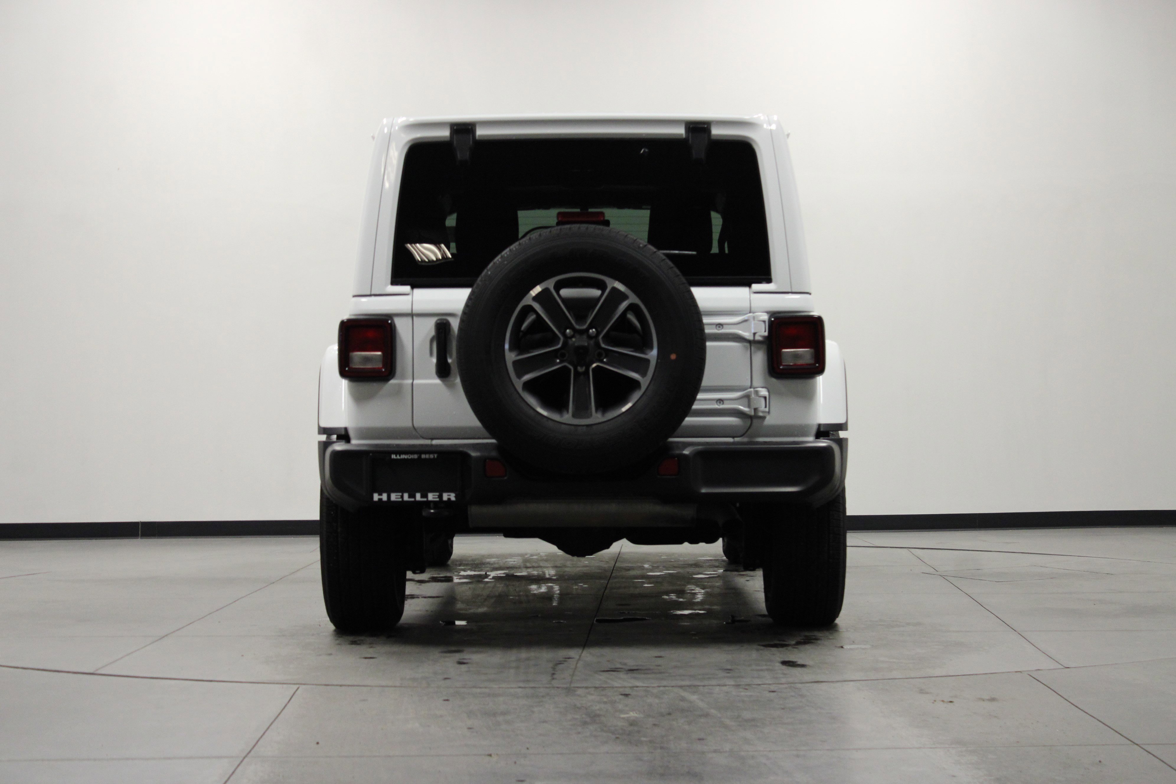 Used 2023 Jeep Wrangler Sahara AWD/4WD image 5
