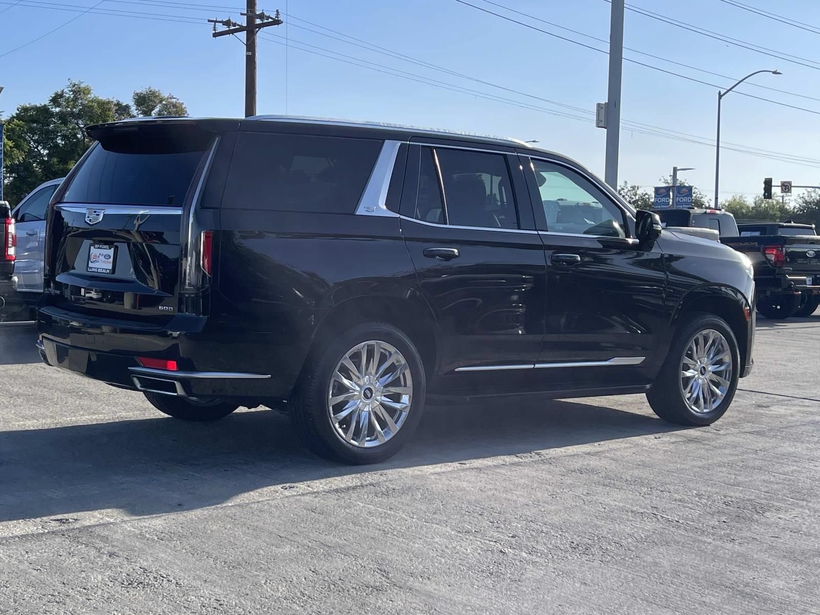 Used 2024 Cadillac Escalade Premium Luxury RWD image 3