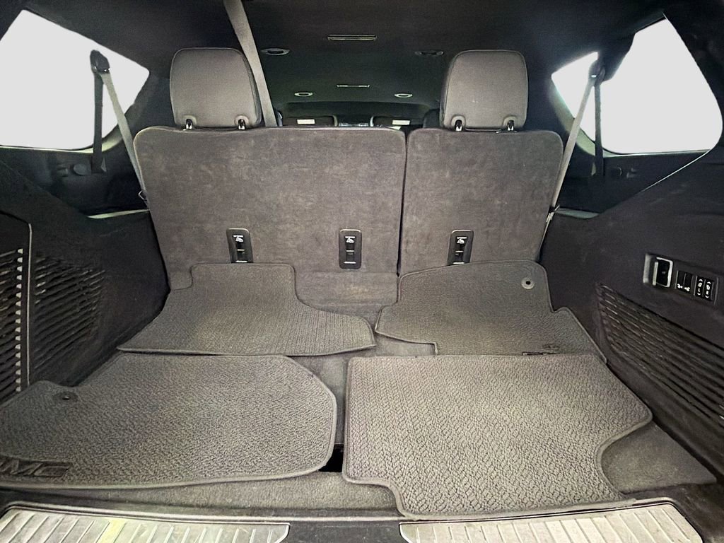 Used 2024 GMC Yukon XL Denali AWD/4WD image 26