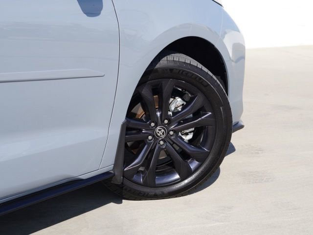 Certified 2026 Toyota Sienna XSE image 7