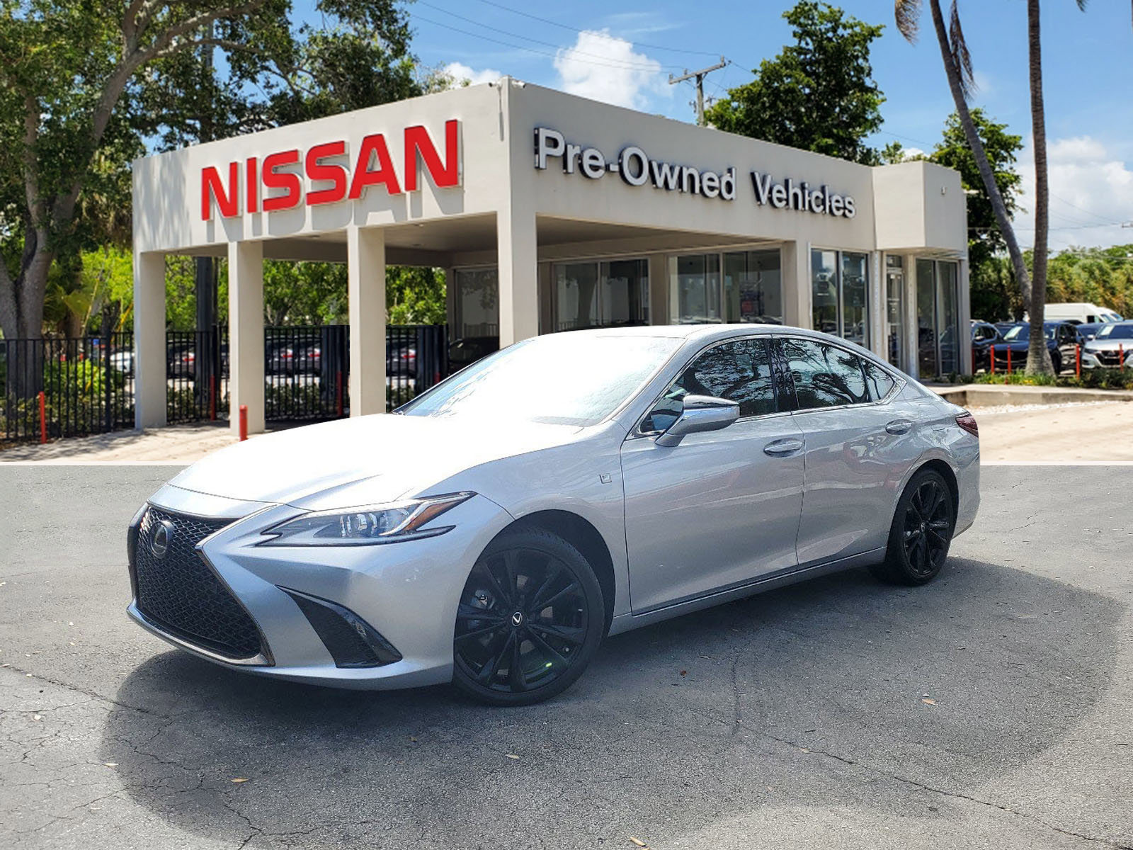 Used 2022 Lexus ES 350 F Sport w/ Accessory Package 2