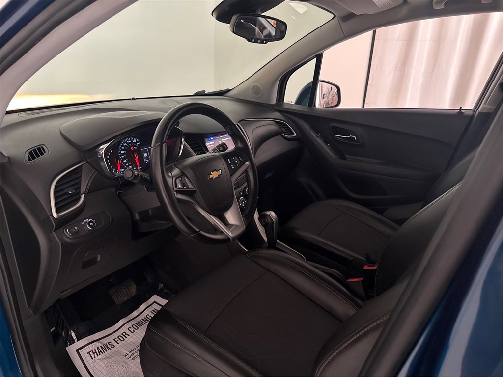 Used 2020 Chevrolet Trax LT w/ LT Convenience Package image 37