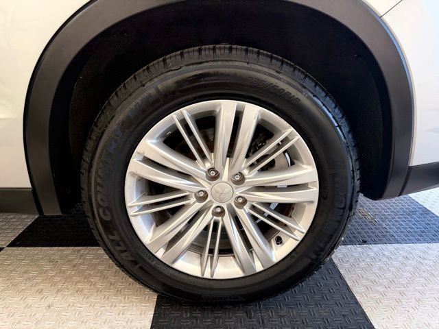 Used 2022 Mitsubishi Outlander ES image 11