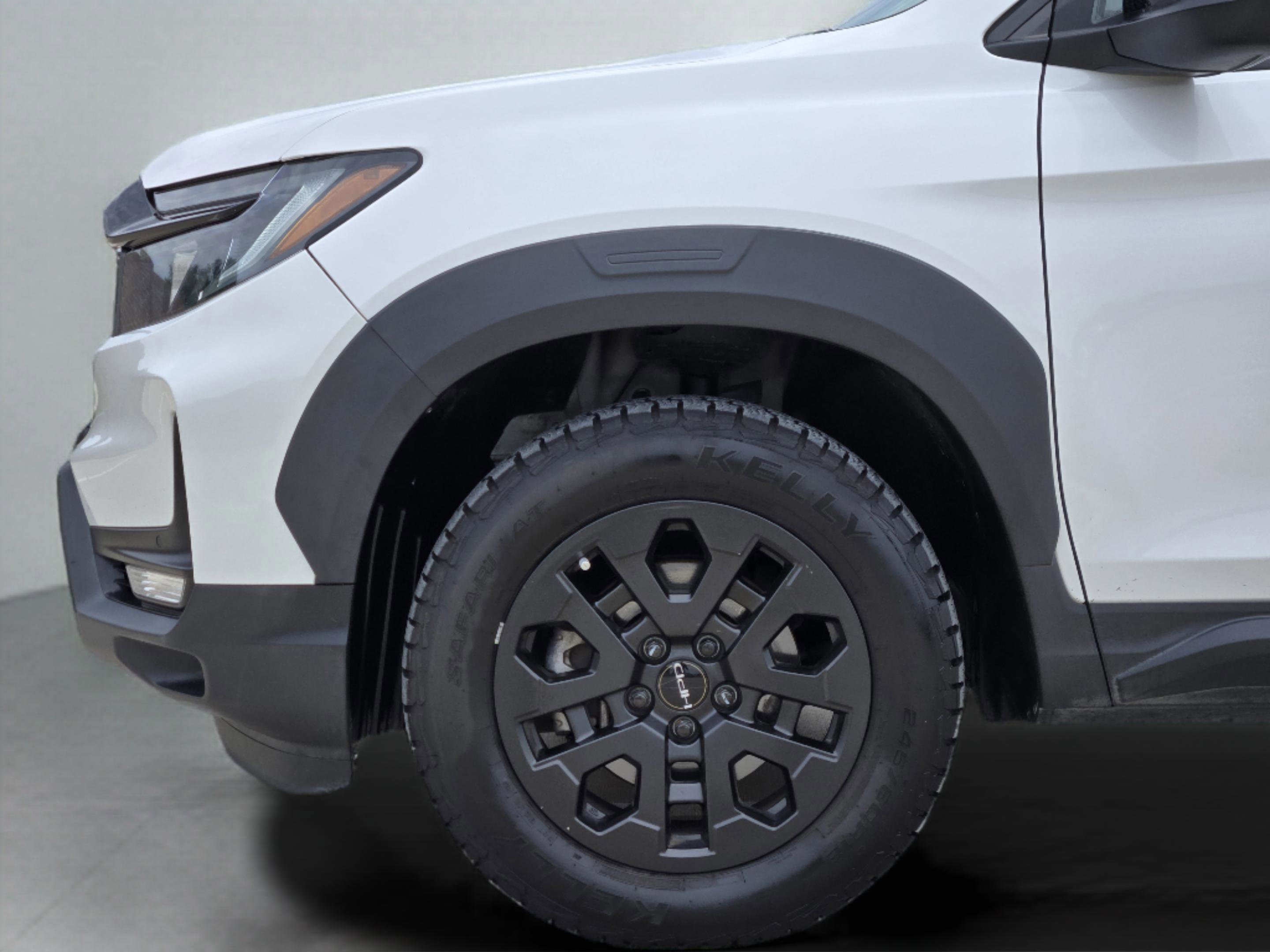 Certified 2023 Honda Passport TrailSport image 28
