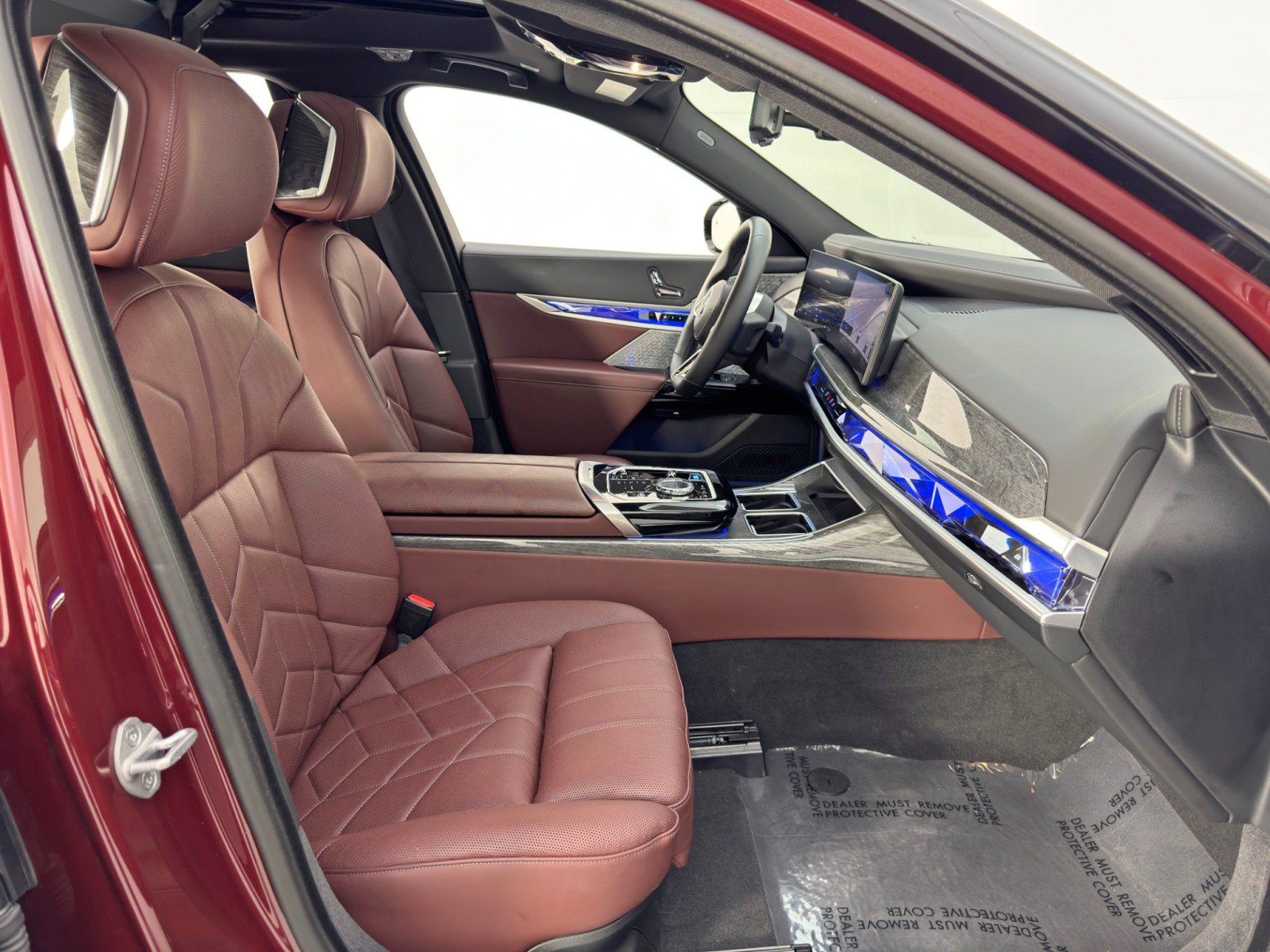 Used 2024 BMW i7 xDrive60 image 17