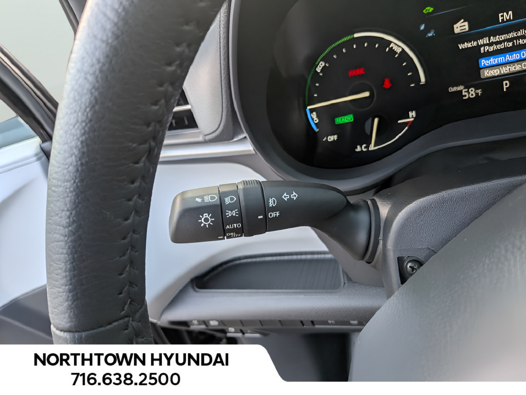 Used 2026 Toyota Sienna XLE FWD image 27