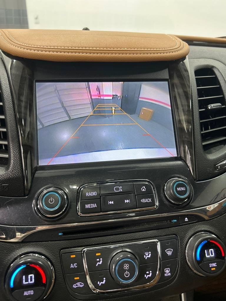 Used 2015 Chevrolet Impala LTZ FWD image 14
