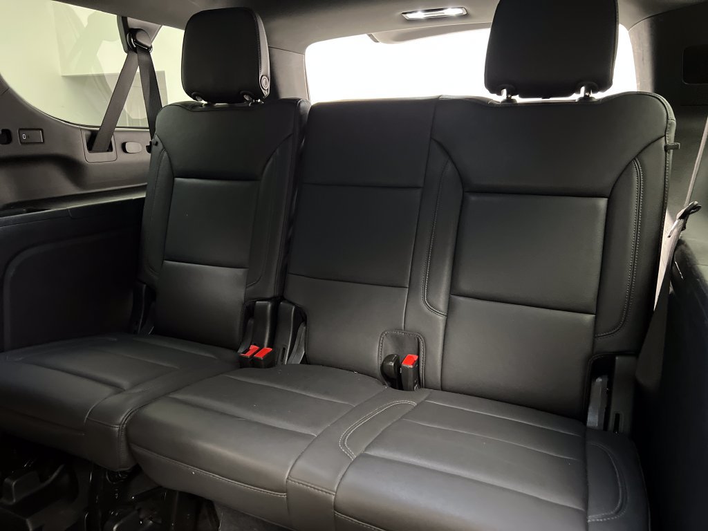 Used 2025 Chevrolet Suburban LT RWD image 21