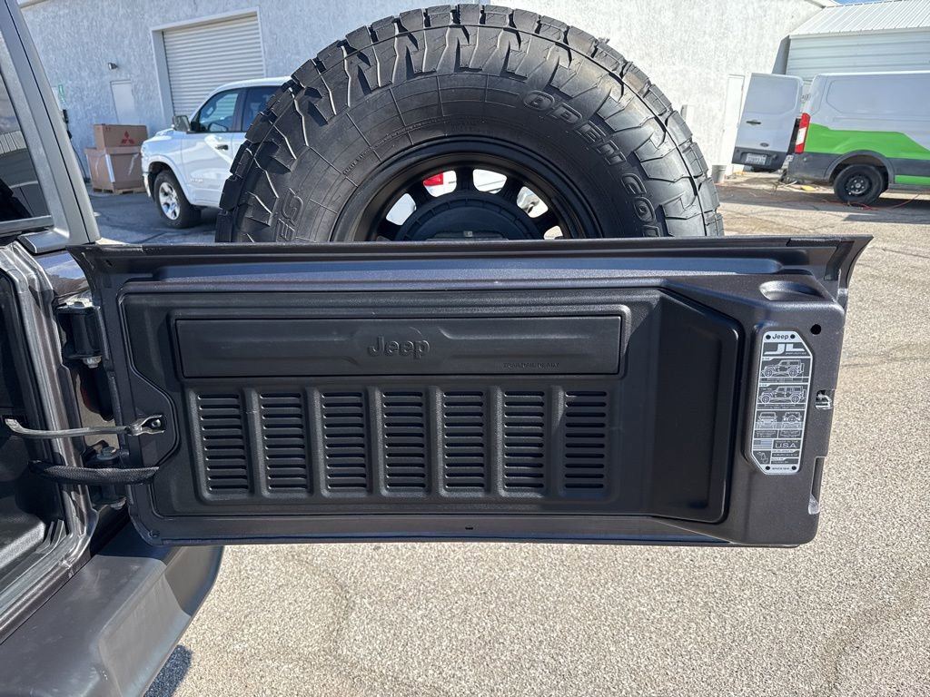 Used 2022 Jeep Wrangler Unlimited Rubicon 4xe image 36