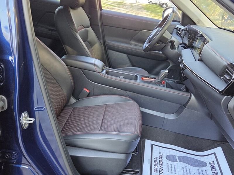 Used 2025 Nissan Kicks SR image 16