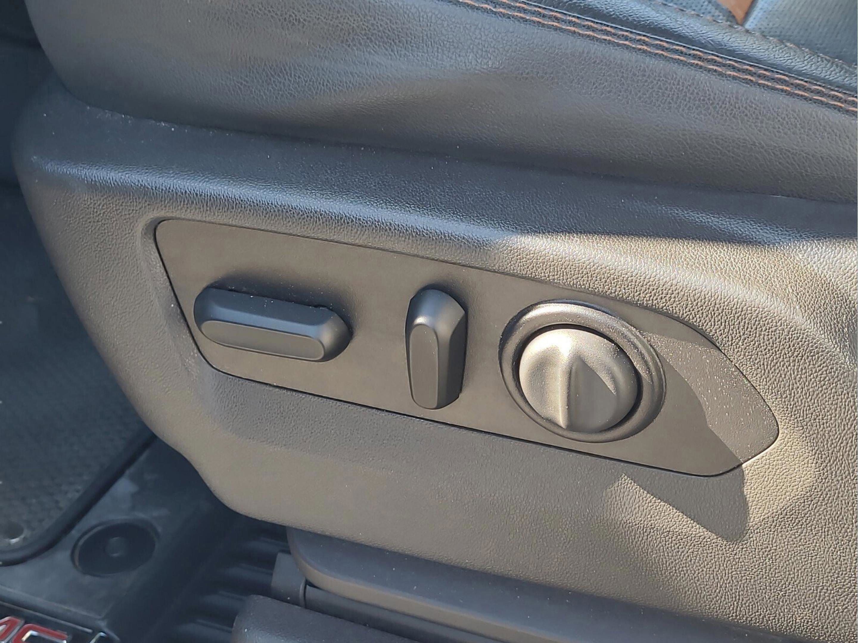 Used 2021 GMC Sierra 2500 AT4 w/ AT4 Premium Plus Package image 27