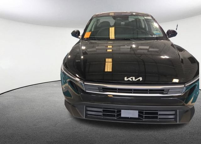 Used 2025 Kia K4 FWD image 2
