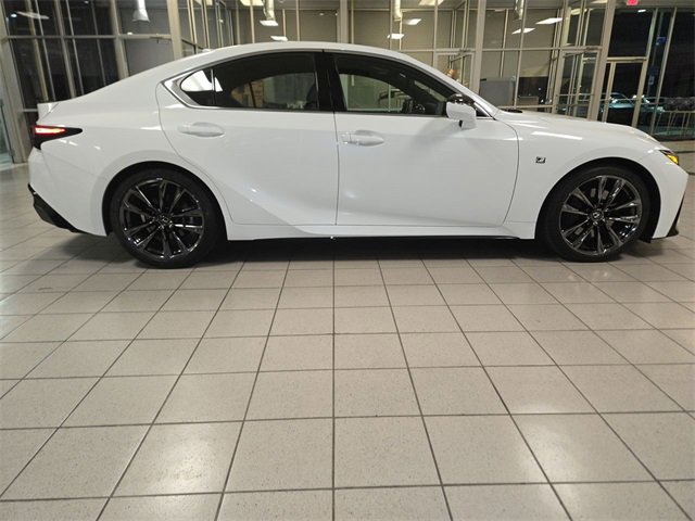 Used 2024 Lexus IS 300 F Sport image 9