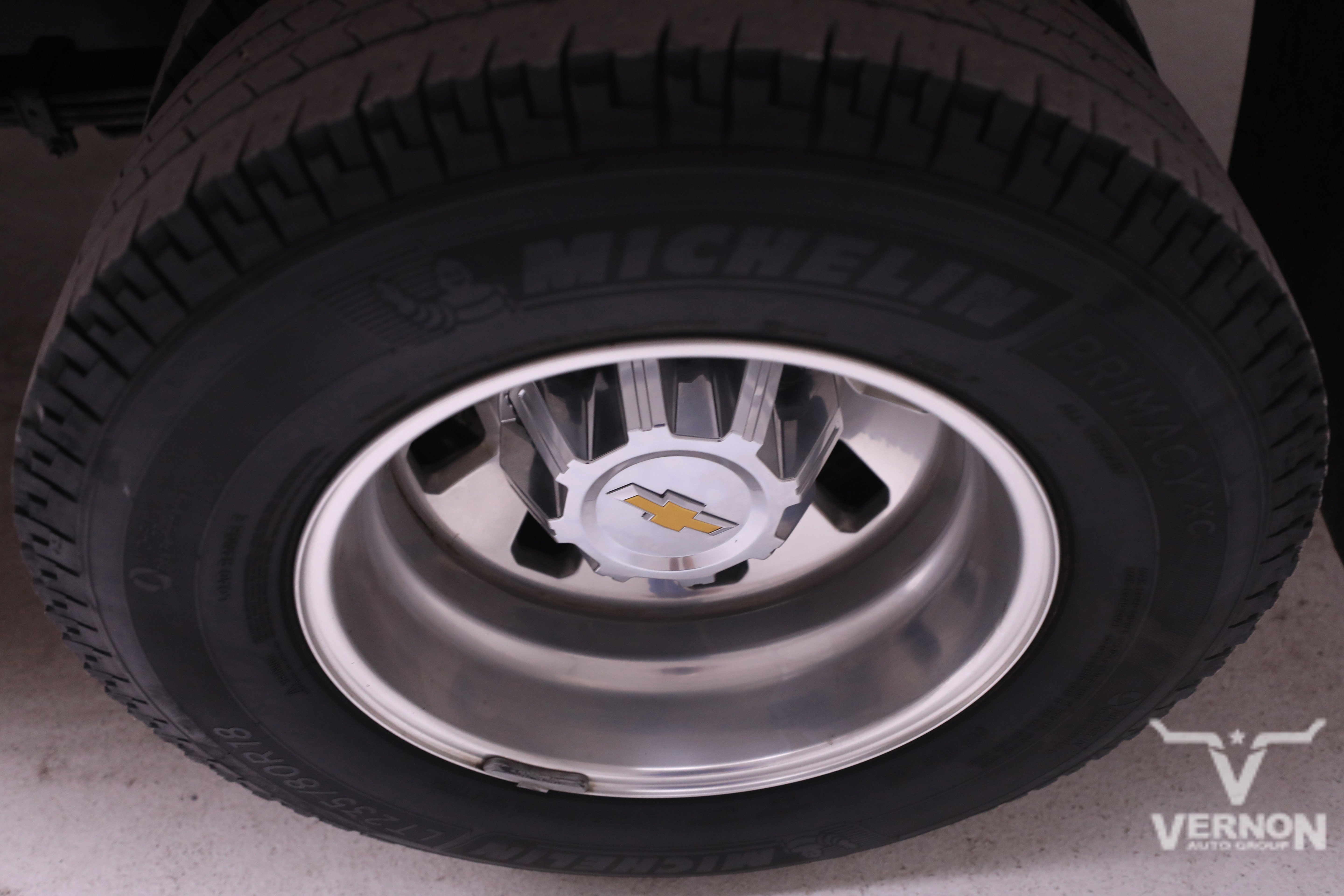 Used 2024 Chevrolet Silverado 3500 LTZ w/ LTZ Convenience Package image 34