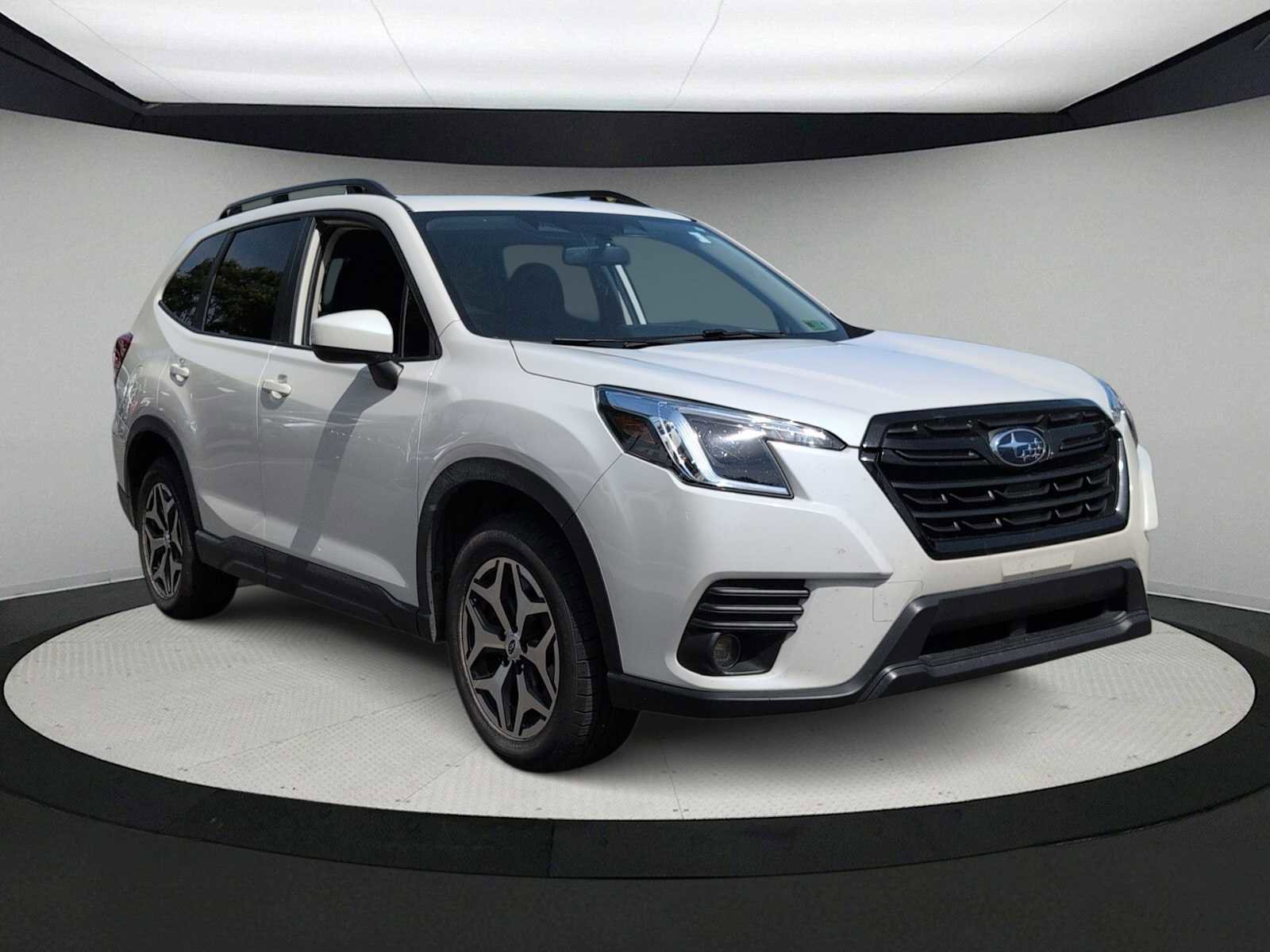 Used 2022 Subaru Forester Premium AWD/4WD image 2