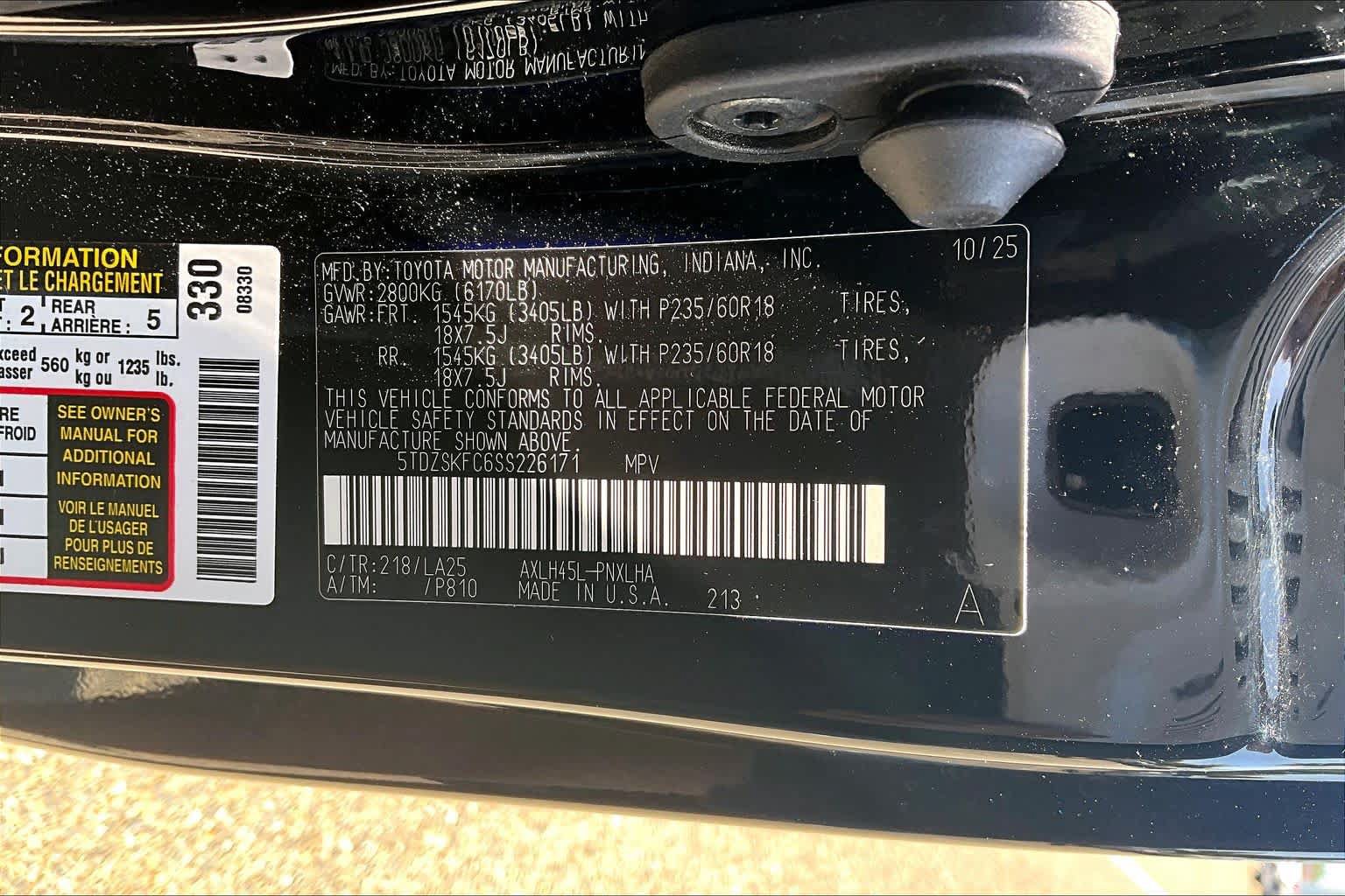 Used 2025 Toyota Sienna Limited AWD/4WD image 36