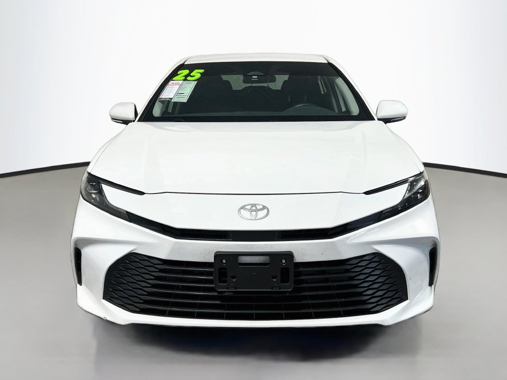 Used 2025 Toyota Camry LE FWD image 8